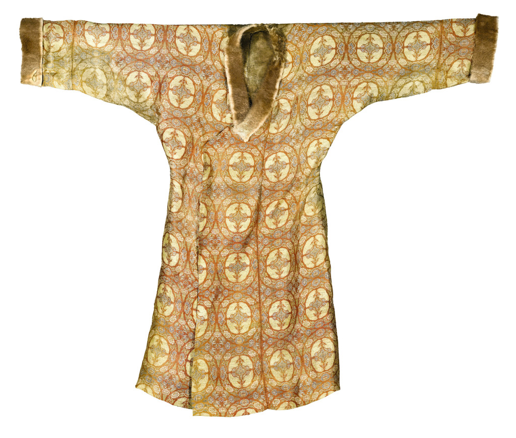 19a. Lot 126-Silk lampas robe