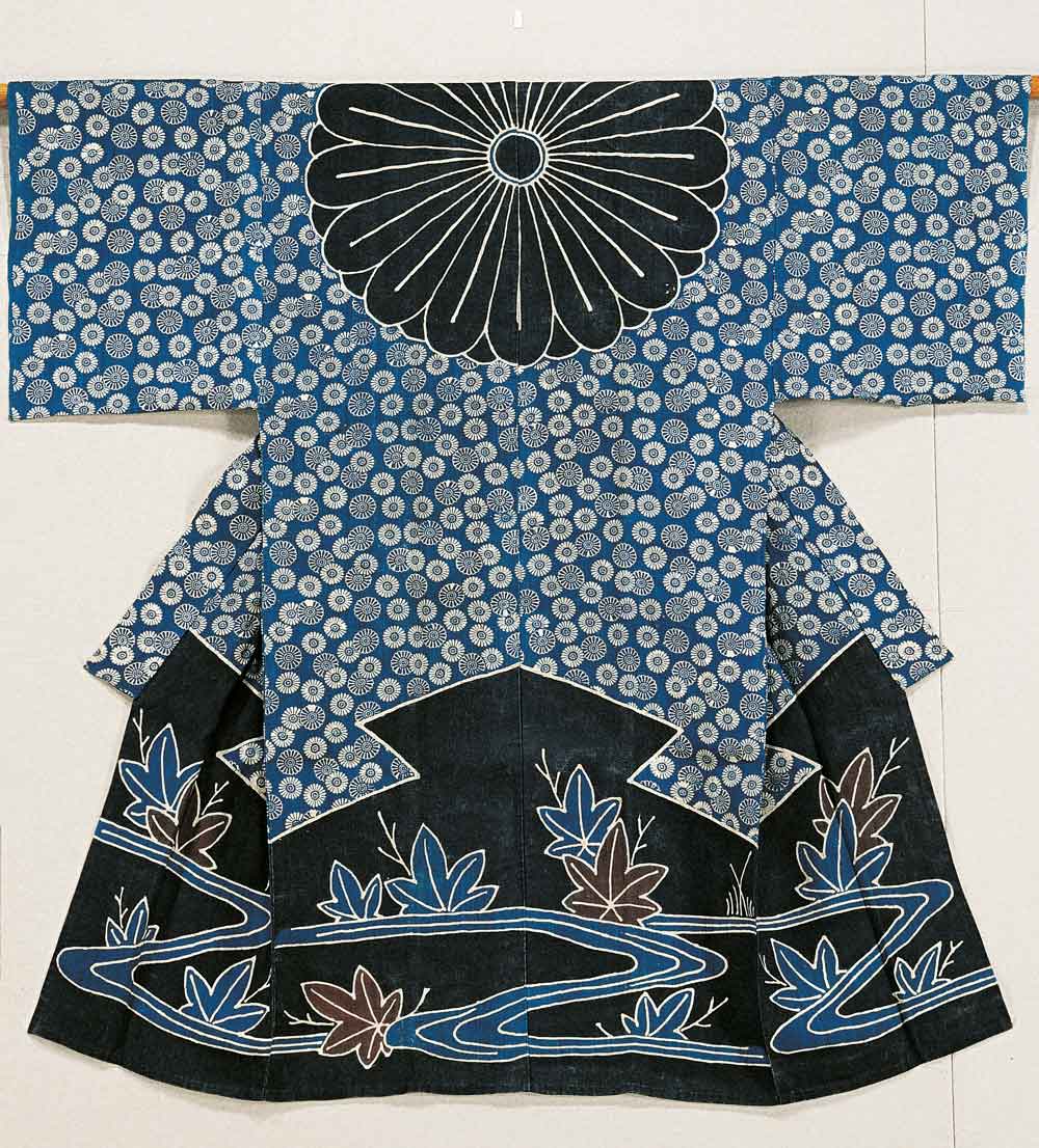 Woman's kimono worn as a veil (kazuki), River and Japanese maple leaves motif, Japan, linen fabric, partially stencil-dyed tsutsugaki, 134.6 x 134.1 cm, Private Collection