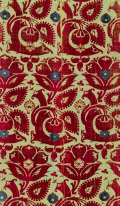 Multicoloured velvet with flowers and fruits, Italy, 1420–1430. Distinctive colour combinations and a powerful contrast between the background and meticulously drawn motifs add to the charm of this velvet, where even the tiniest flowers, elegantly curved stalks and serrated leaves are clearly visible. Abegg-Stiftung, 179