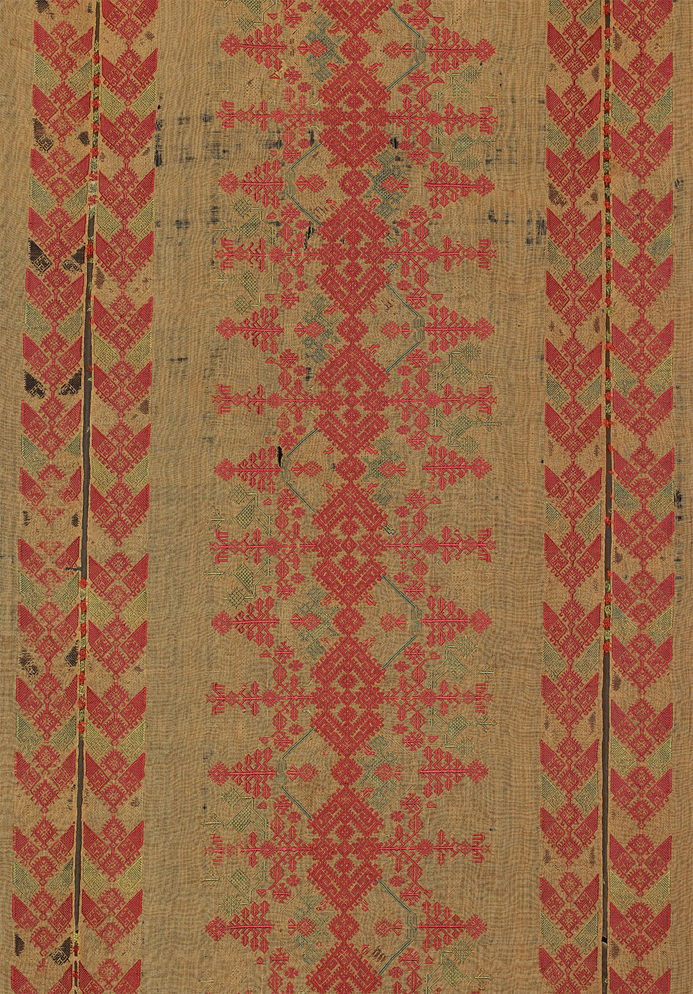 (1) Bed curtain (detail), Cyclades, 17th to 18th century. Silk on linen, 1.44 x 2.93 m (4' 9" x 9' 7"). Ashmolean Museum of Art and Archaeology, University of Oxford, EA1978.105a, Presented by John Buxton, 1978